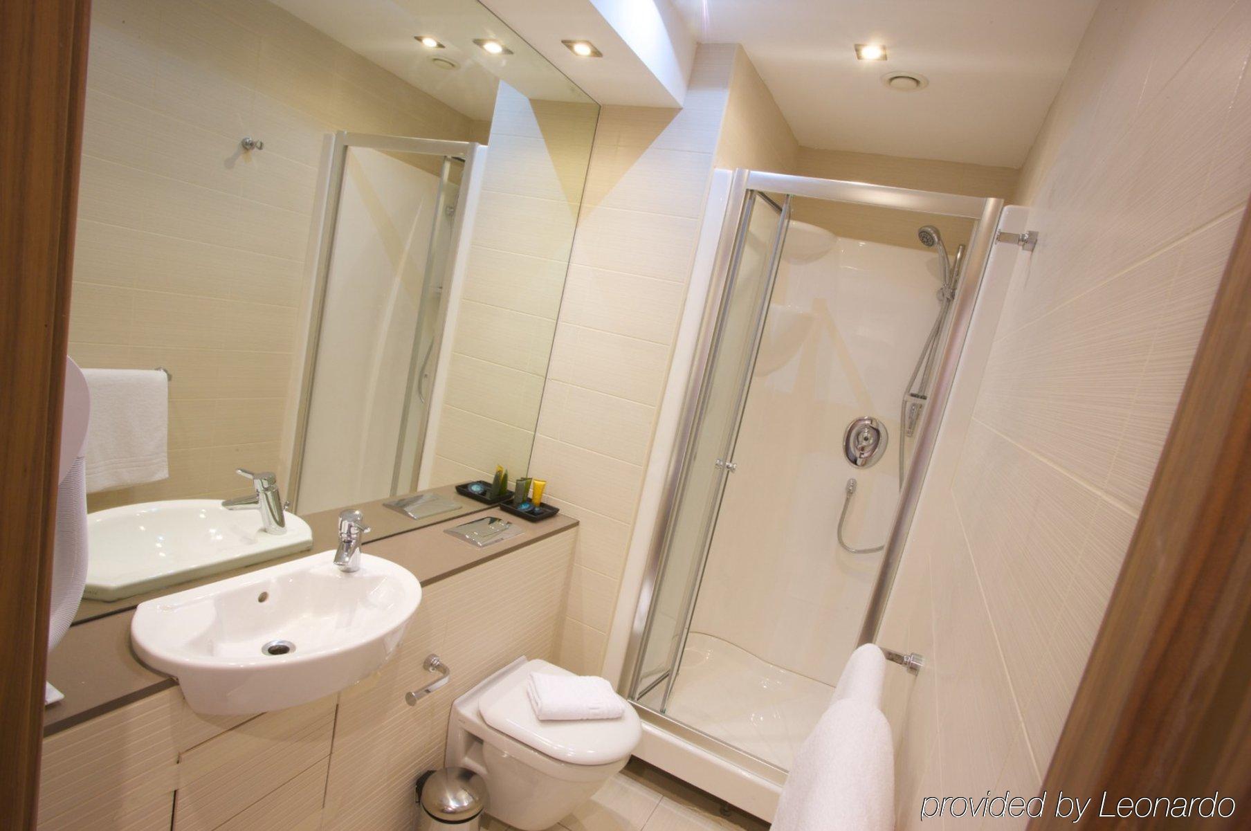 Roomzzz 4* Leeds (West Yorkshire)